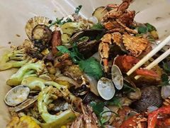 -老东镇啤酒屋海鲜加工·蒸汽海鲜·海鲜烧烤(台东店)