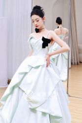 -曼青婚纱礼服馆