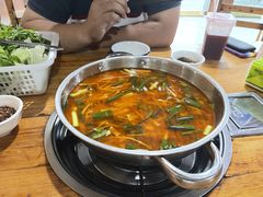 -黄利砖万峰林布依特色酸笋牛肉馆