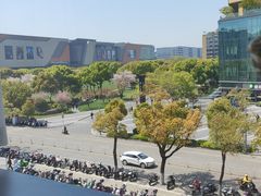 -上海虹桥中心爱琴海亚朵S酒店