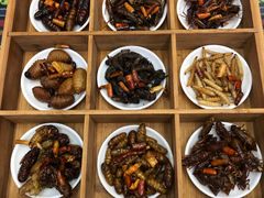 -昆虫窝子·特色云南菜(拓东路总店)