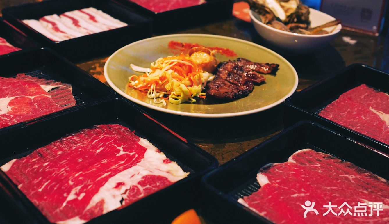 康德莱酒店里的火锅自助餐