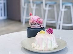 草莓泥石流-Bai Meow法式西点咖啡
