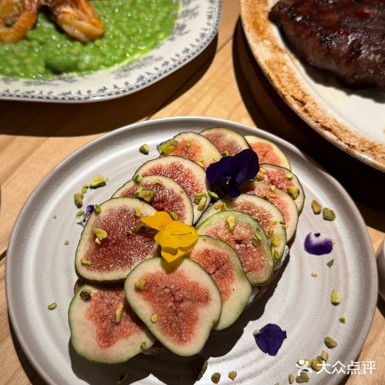 长沙女朋友带我见世面了！新开的漂亮饭！