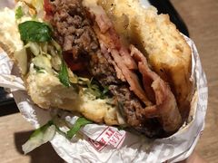 -The Habit Burger Grill 哈比特汉堡(复兴soho店)