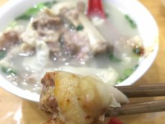 -雷祖芳老妈蹄花店