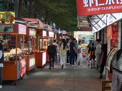 -三亚火车头万人海鲜广场