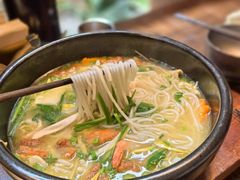 -银米·云南传统过桥米线(双廊黑金冠店)