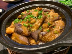 咸鱼鸡粒茄子煲-港丽餐厅(高德置地店)