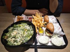 -The Habit Burger Grill 哈比特汉堡(复兴soho店)