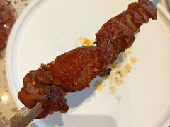 -小董哥烤串·爆汁大油边(故宫店)