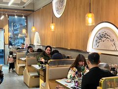 大堂-围炉肉舍•炭烤活鳗•丹东海鲜烤肉(步行街店)