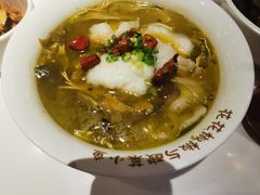 -渝是乎酸菜鱼(龙旗购物中心店)