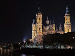 -皮拉尔圣母圣殿主教座堂