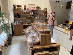 面包甜点陈列柜-沁屋面包店(人民东路店)