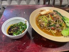 -方铲铲·成都板凳面(滨江银泰店)