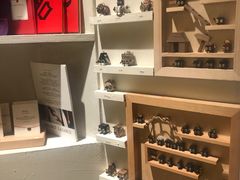 -LADY FAFA(巨鹿路陕西南路路口店)