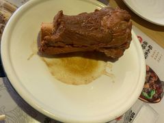 招牌酱大骨-关东小磨东北菜(上海长风大悦城店)