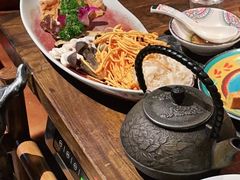 -老牌坊云南鱼豆花火锅(哈西万达店)