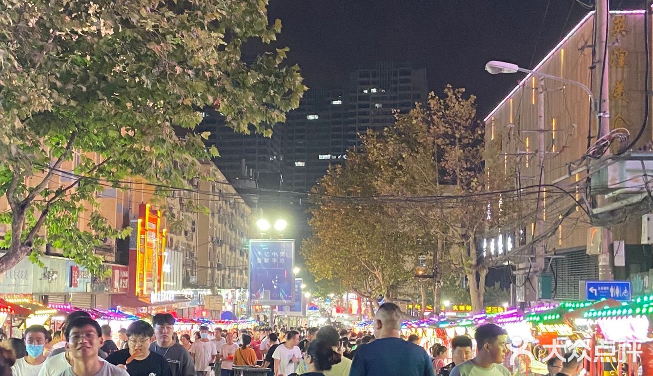 青岛的夜晚才是美得不可方物！！！