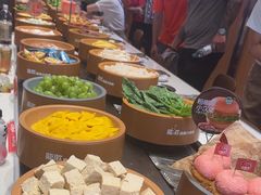 -龍歌自助小火锅(市南金茂湾店)
