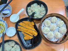 -莱莱小笼·乔艾