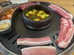 -江南猪肉商会无限续吃(弘大店)