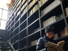 -钟书阁(松江泰晤士小镇店)