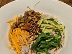 -粉八·云南米线·建水烧烤(常熟路店)