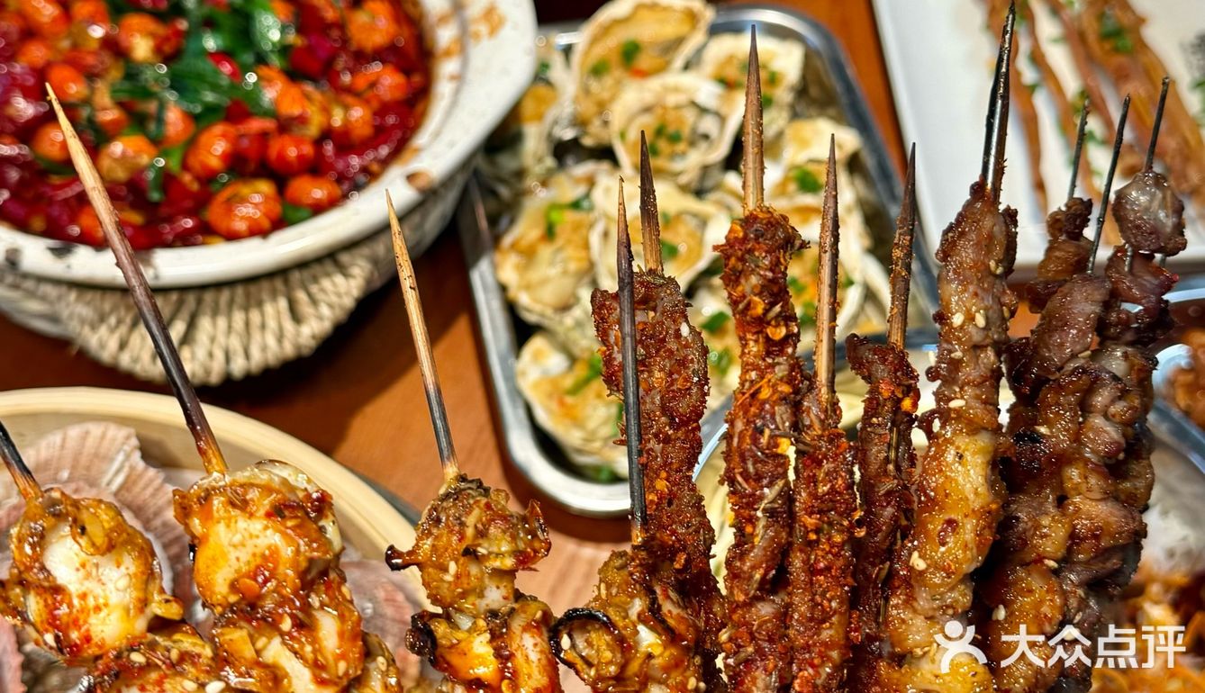 大连坠有特色的海鲜烧烤~有趣又好吃！！