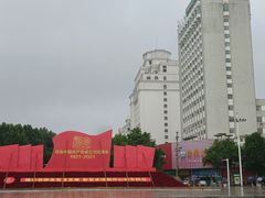 -巴陵广场
