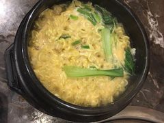 辛拉面石锅拌饭-无饿不坐海鲜自助烤肉火锅餐厅(塘下镇亿嘉国际广场店)