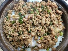 鹅乸排骨煲仔饭-阳江河堤老牌曾记美食
