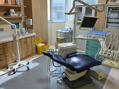 -上海仁爱医院口腔科 · 种植