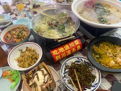 -川流不息·地道川菜·小龙虾(新松江路店)