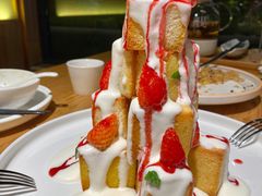 吐司草莓雪糕金字塔-汝是素•文创素食馆(金月湾店)