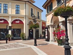 -佛罗伦萨小镇广佛名品奥特莱斯(疏港路店)