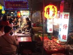 -六合夜市