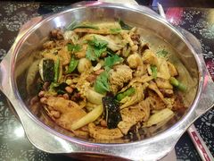 -愉肴麻辣香锅(中山路店)