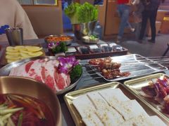 -围炉肉舍•炭烤活鳗•丹东海鲜烤肉(步行街店)