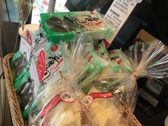 -85度C(生甜甜圈研究工坊·上海松江人民北路店)