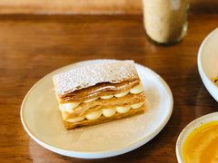 -ROAST coffee & eatery