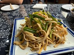 -八两八金·莱芜特色炒鸡(市南漳浦路店)