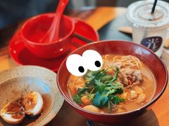 泡椒牛蛙面-面上有光