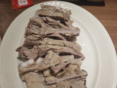 手抓羊腿肉一斤-贯贯吉·清真餐厅(浙江中路店)