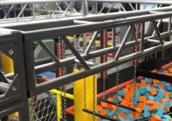 -蹦贝运动中心·蹦床·攀岩·闯关(龙岗店)