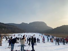 -济南卧虎山滑雪场