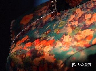 花样年华风格相同的面料，最传统经典的设计