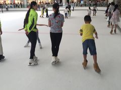 -冰纷万象滑冰场(深圳万象城店)