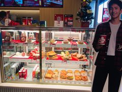 面包甜点陈列柜-Tims天好咖啡·贝果(东吴龙湖天街店)